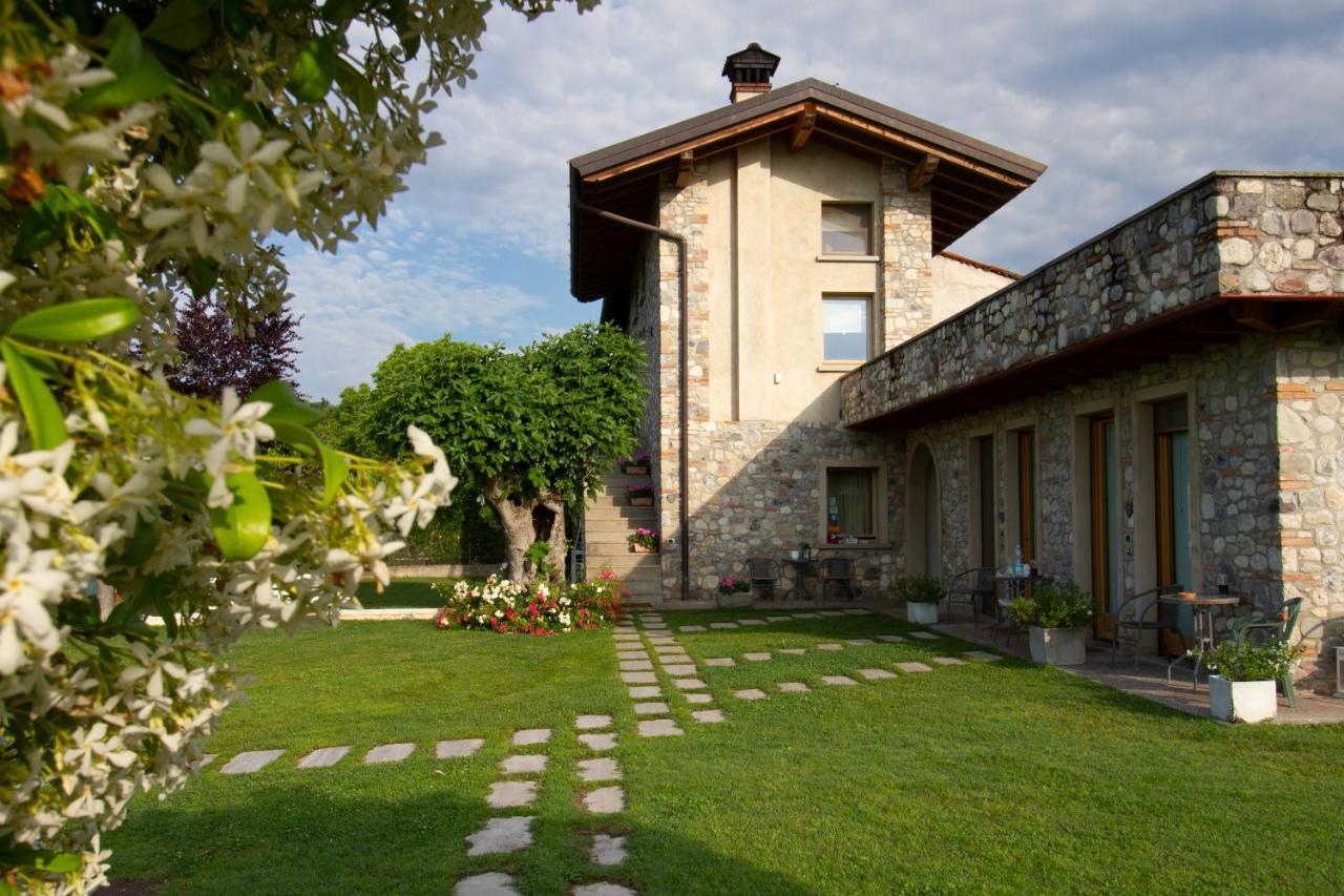 Holiday Home Sovenigo Puegnago Bagian luar foto