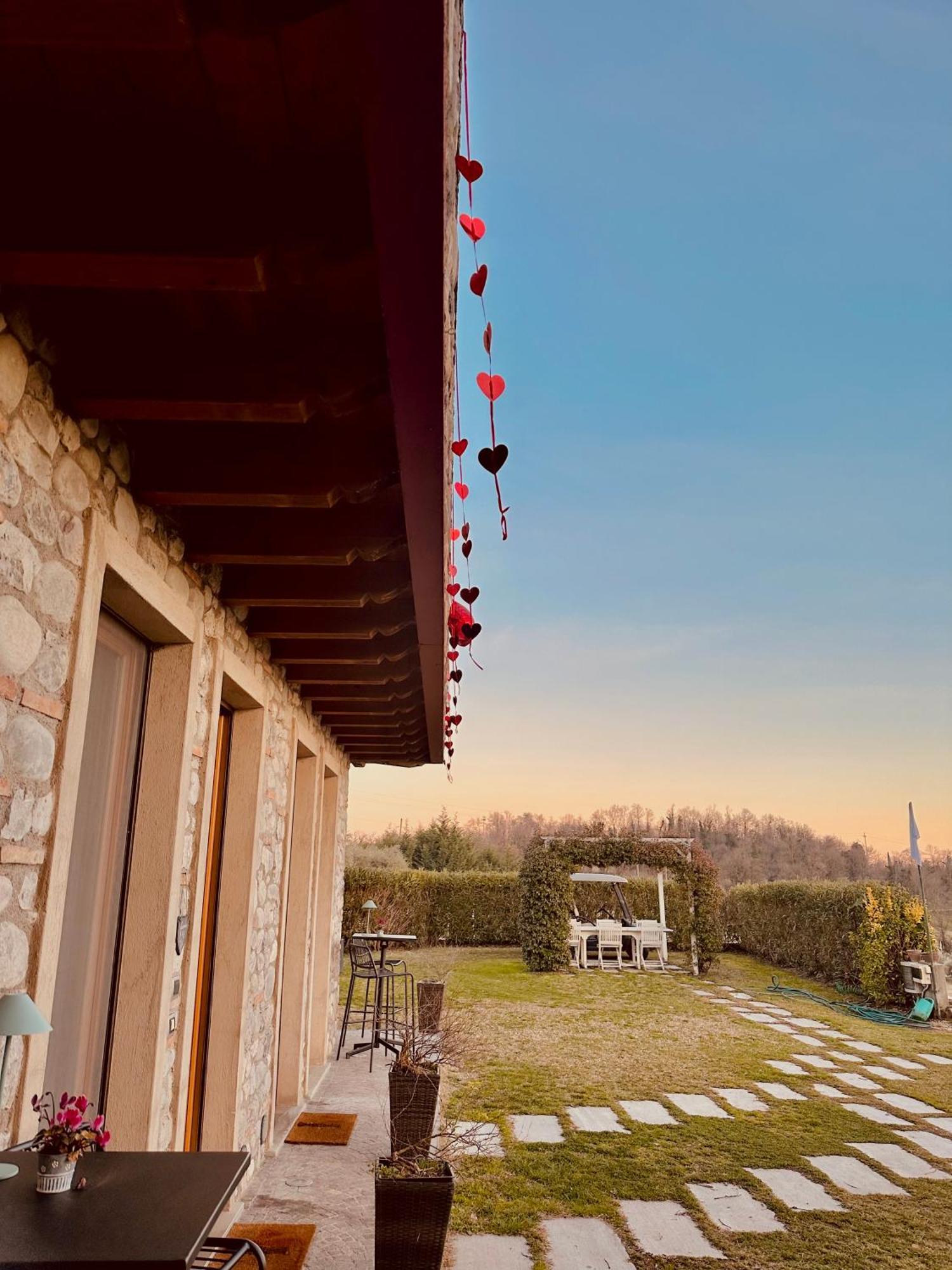 Holiday Home Sovenigo Puegnago Bagian luar foto