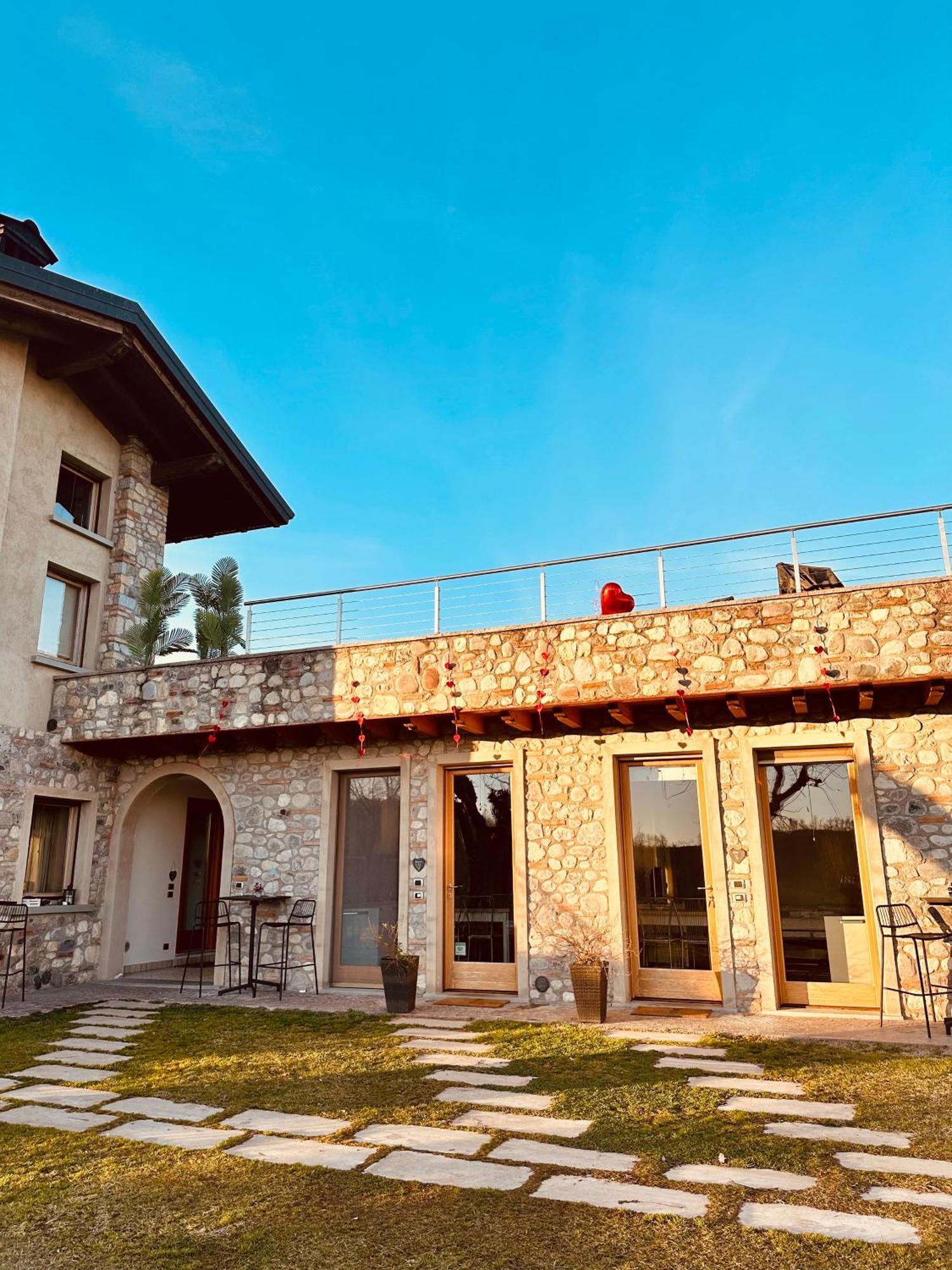 Holiday Home Sovenigo Puegnago Bagian luar foto