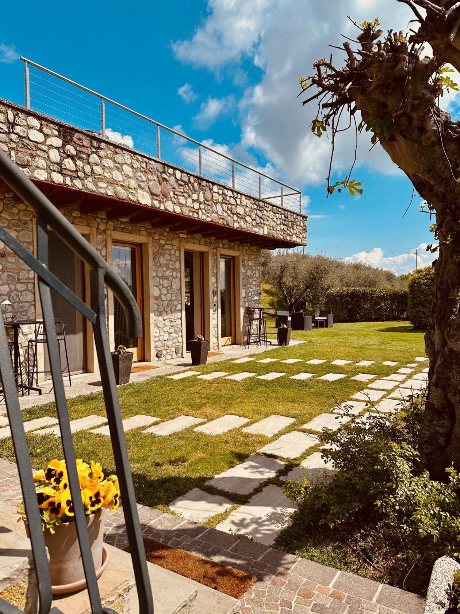 Holiday Home Sovenigo Puegnago Bagian luar foto