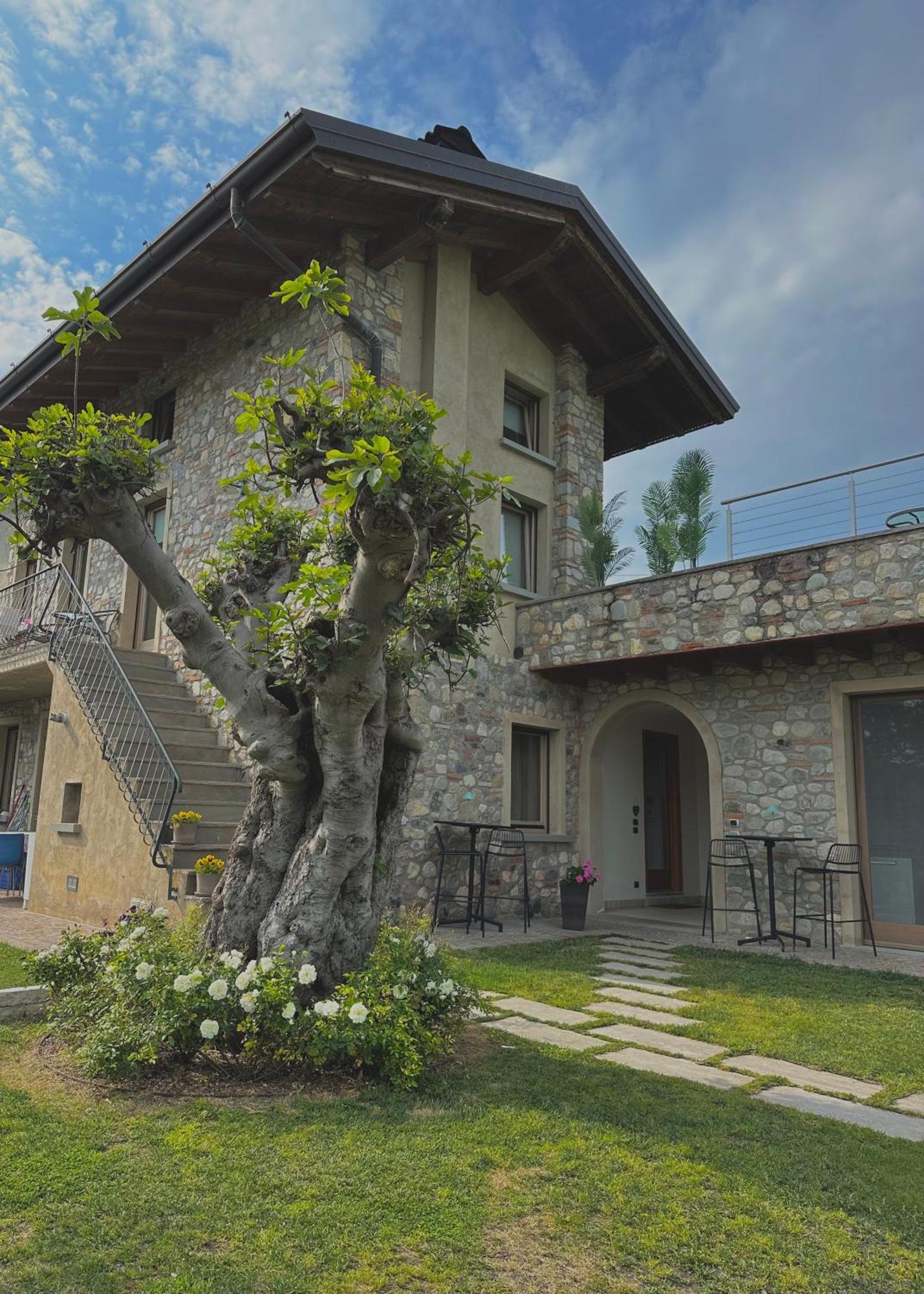 Holiday Home Sovenigo Puegnago Bagian luar foto