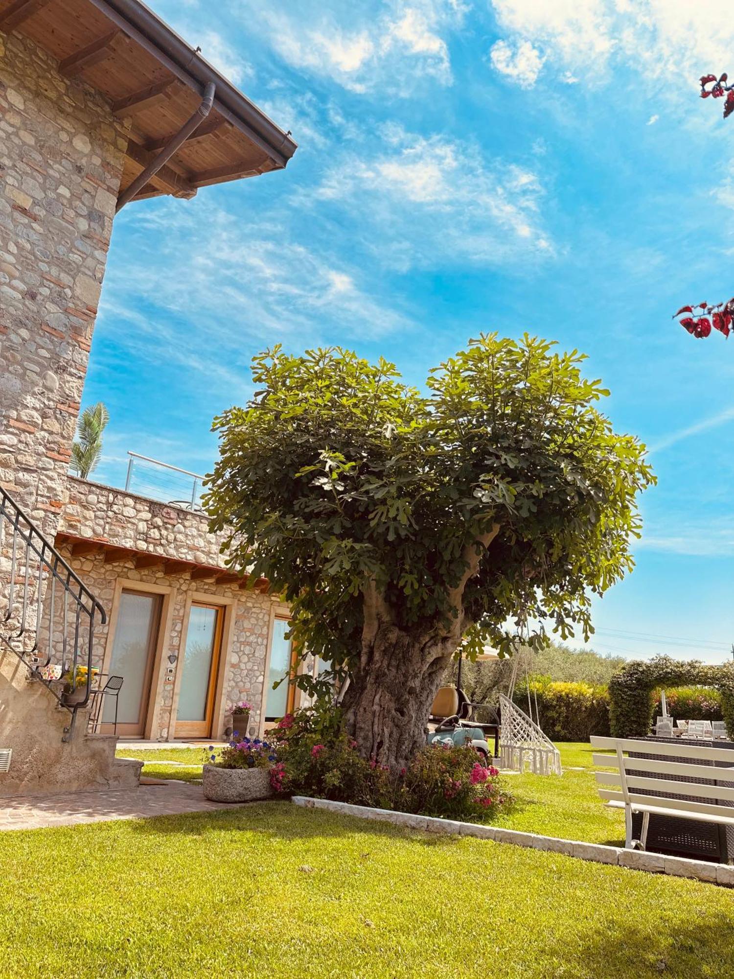 Holiday Home Sovenigo Puegnago Bagian luar foto
