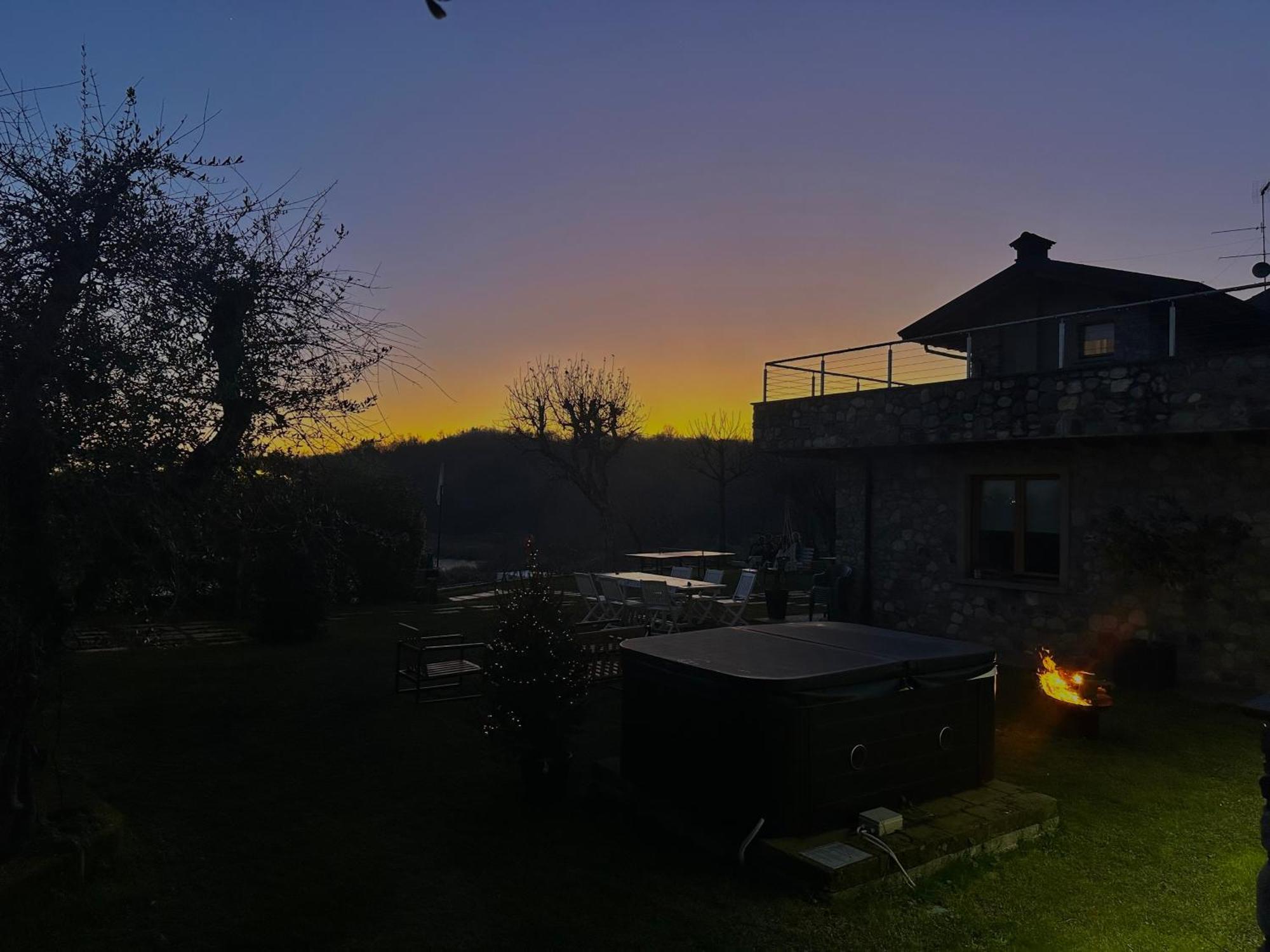 Holiday Home Sovenigo Puegnago Bagian luar foto