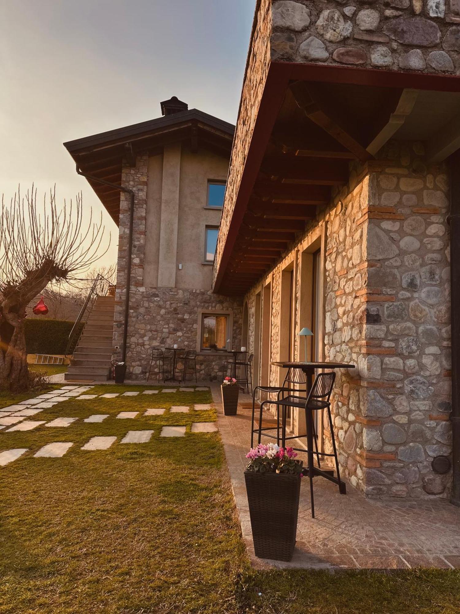 Holiday Home Sovenigo Puegnago Bagian luar foto