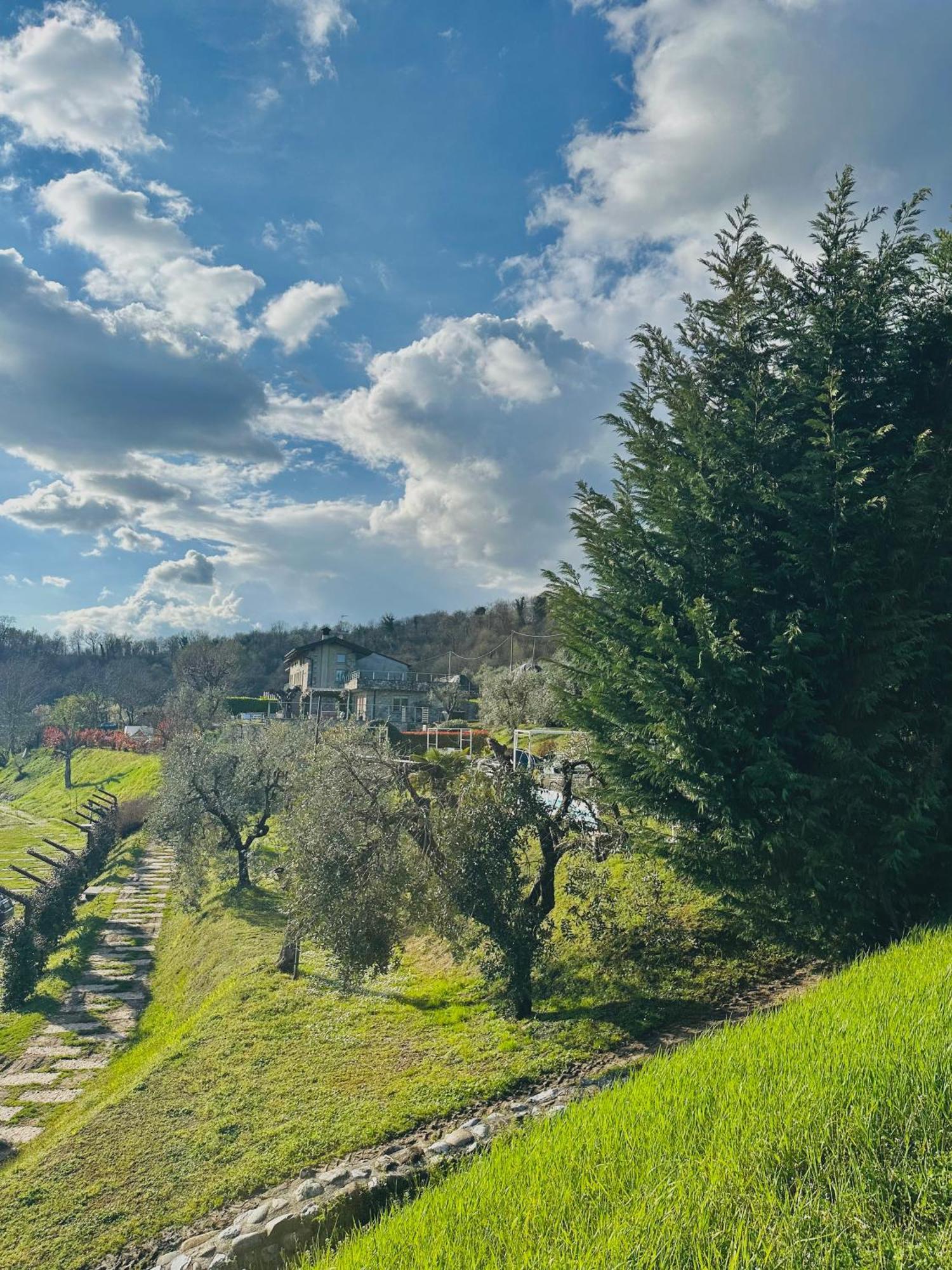 Holiday Home Sovenigo Puegnago Bagian luar foto